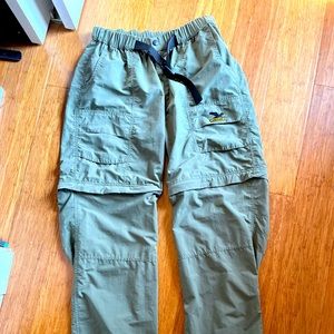 Salewa 2 in 1 pants. Zip off to shorts. Olive green size XL but fit like a 34x33